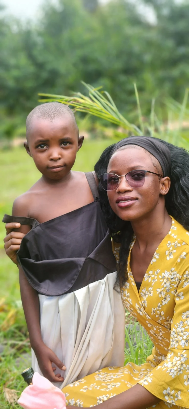 A family and child support interaction in the community.